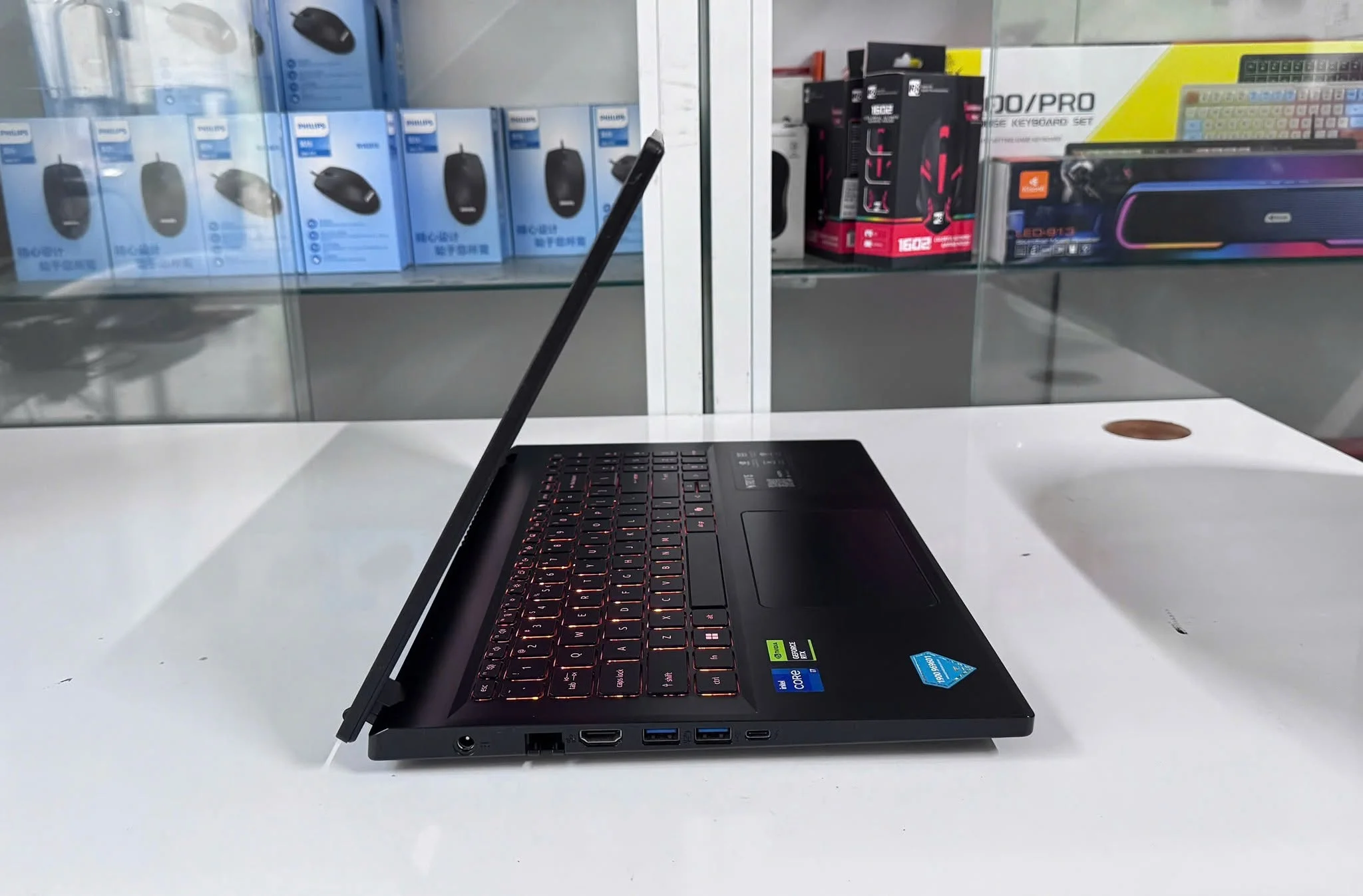 Acer Nitro V 15 (RTX 5050) Review: Honest Budget Gaming 3 165Hz Display With Notably Good Color