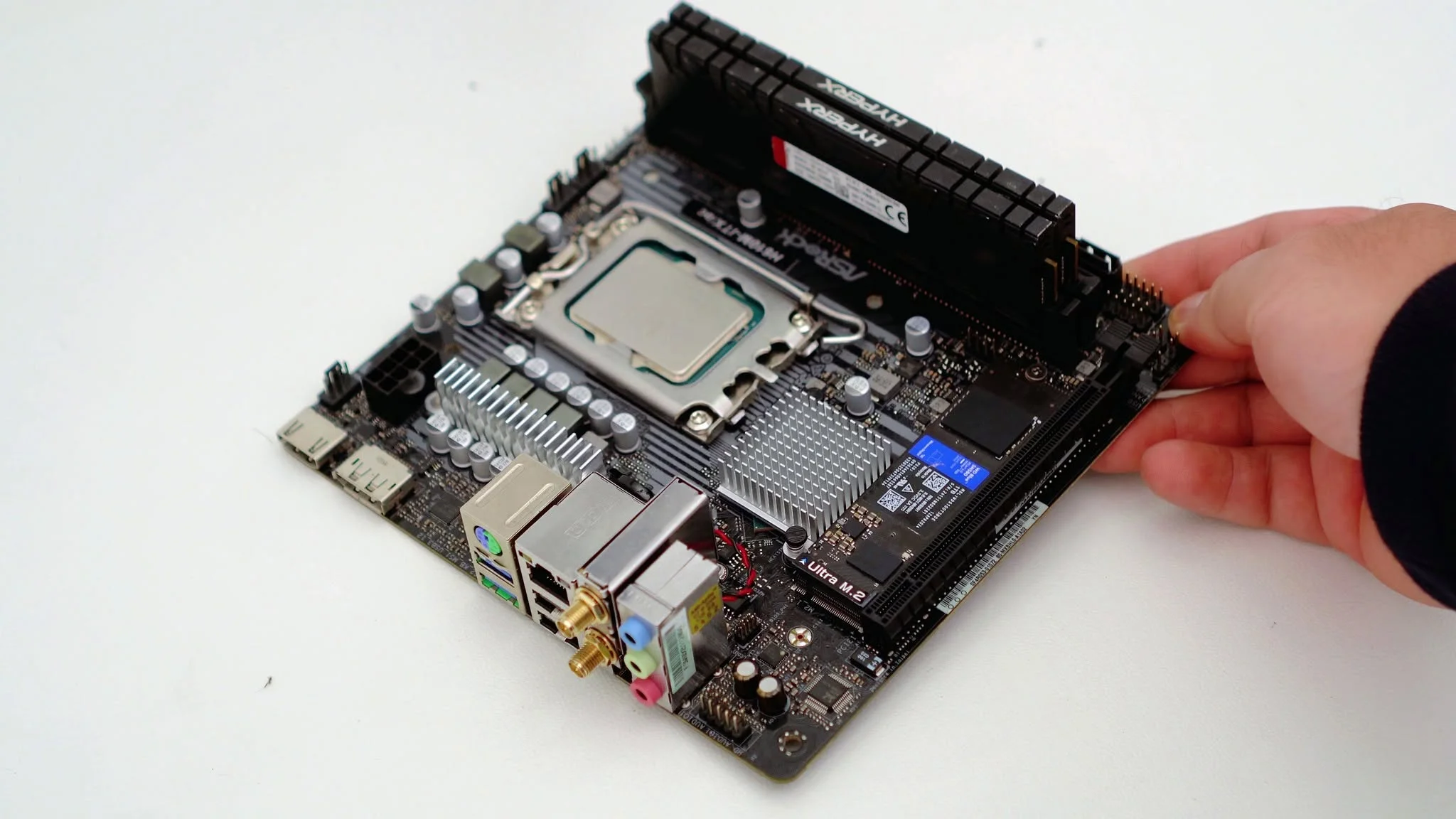 Best AM5 Mini ITX Motherboards 10 4. How much DDR5 memory can an AM5 Mini-ITX board use?