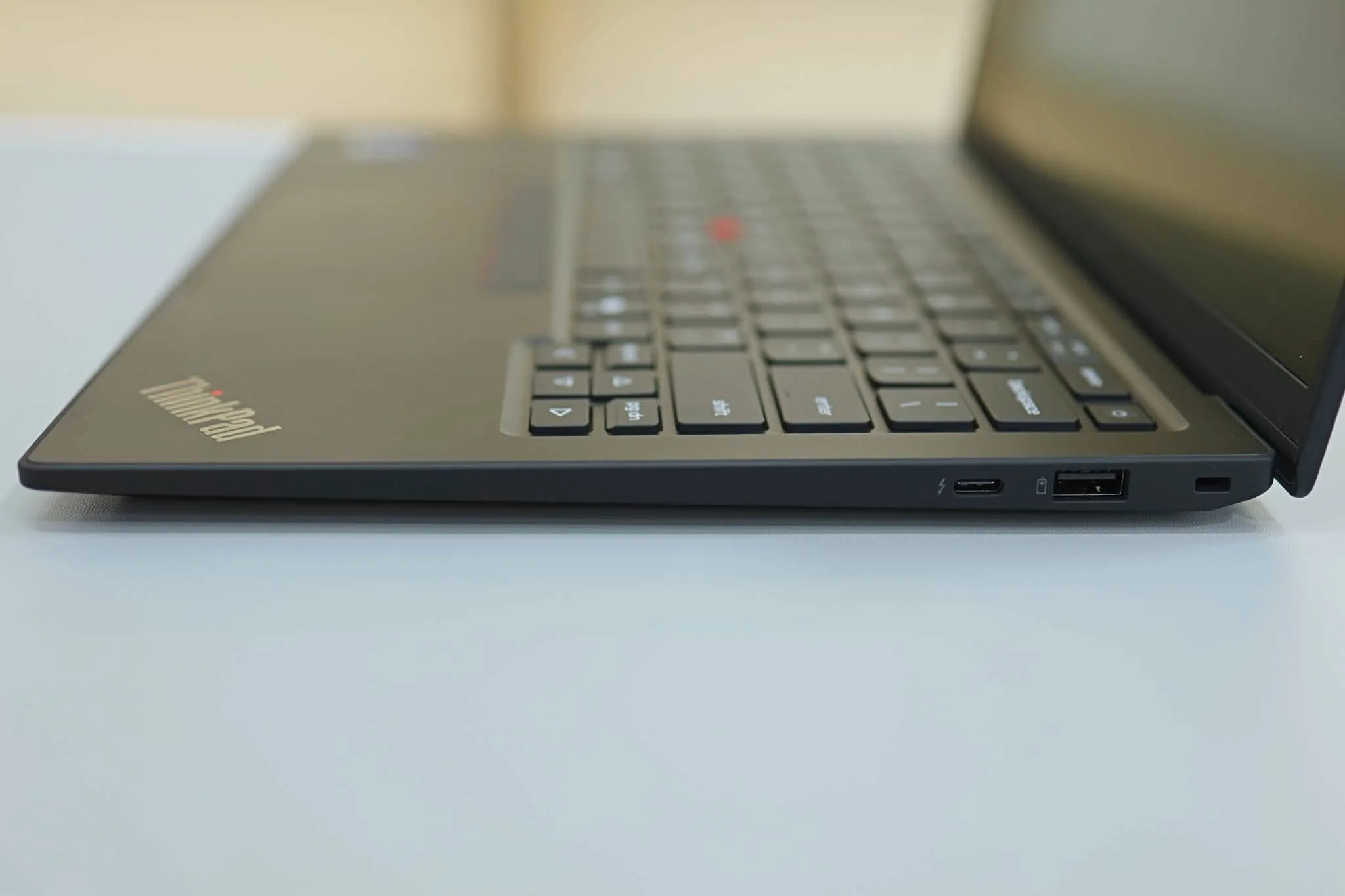 Lenovo ThinkPad X1 Carbon Gen 14 Review: Almost 24-Hour Battery Life 4 Performance: Panther Lake Options