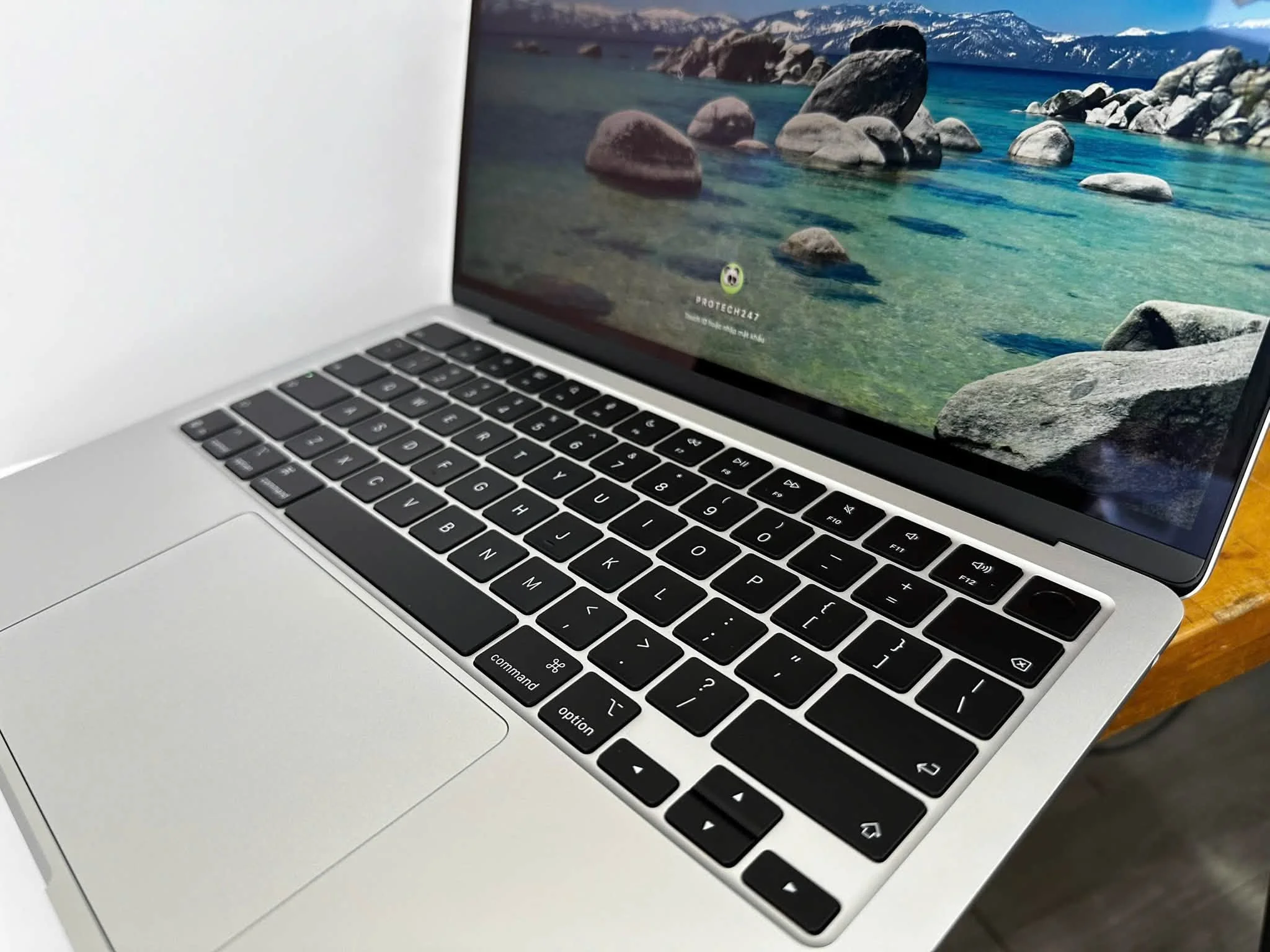 Apple MacBook Air 13 (M5, 2026) Review: The Same Formula, Now Faster 2 Performance: What the M5 Chip Changes
